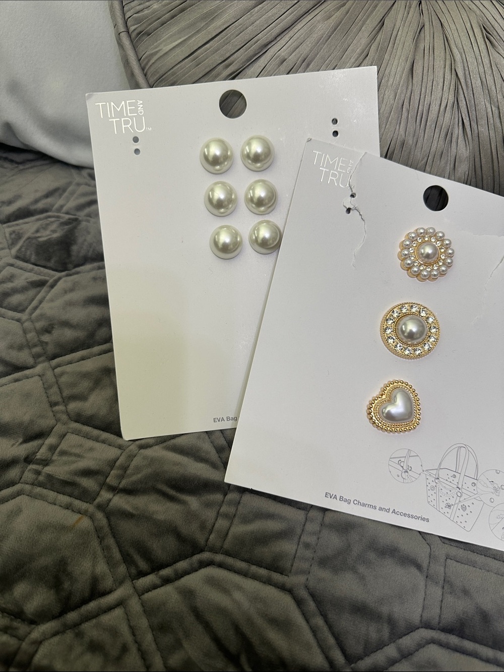 Time and Tru Pearl and Gold Decorative Bag Charms Set - White and Gold
